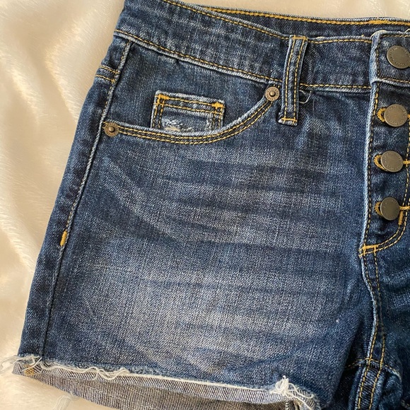 Universal Thread High Rise Shorts - Picture 6 of 8